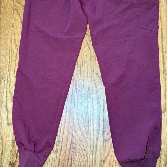 FIGS Technical Collection Jogger Pants Size Medium Maroon Drawstring Elastic - Picture 11 of 16